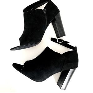 Just Fab Black Ankle Strap Peep Toe Heels